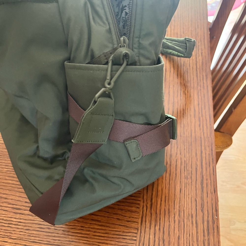 Vera Bradley Utility Travel Bag Olive Green - Picture 8 of 9